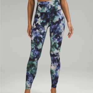 Lulu Align, 25” size 4. NWT